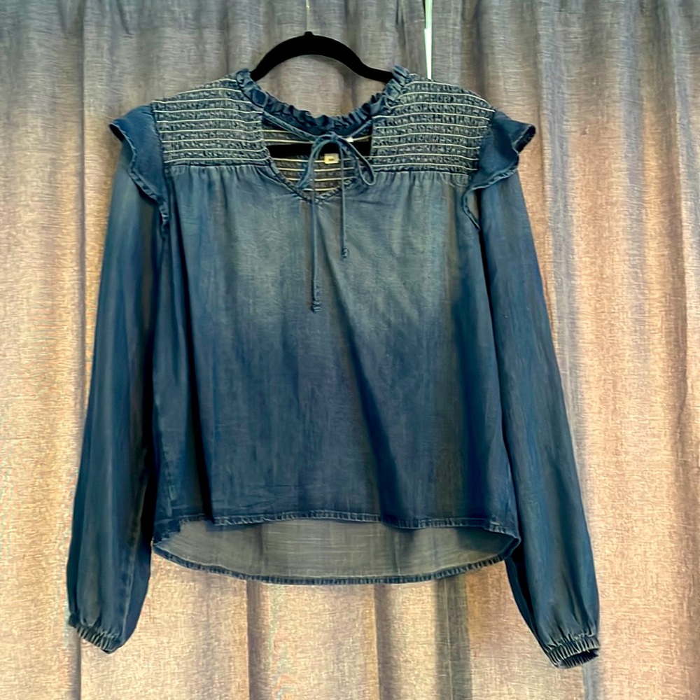 Cute denim light weight top with ruffle